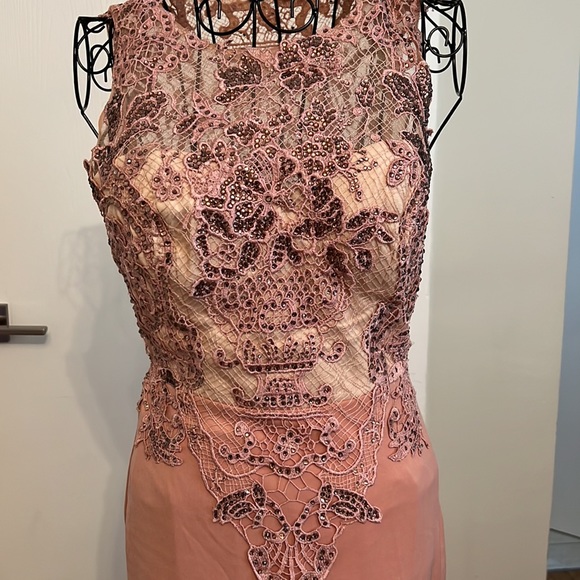 Womens dress - Picture 2 of 5